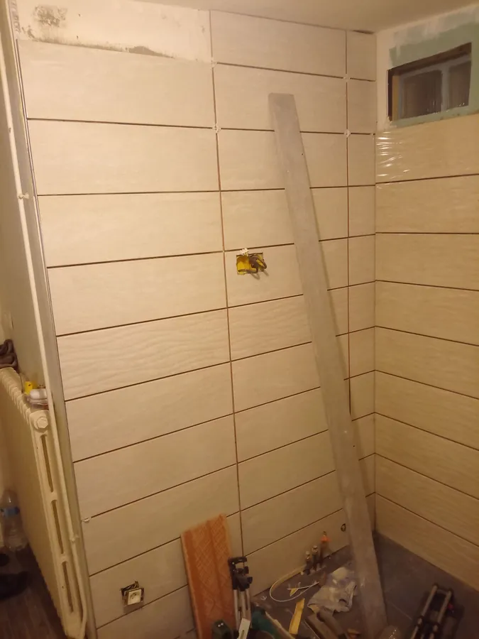 Chantier salle de bain à Ormes — vue d'ensemble pendant les travaux